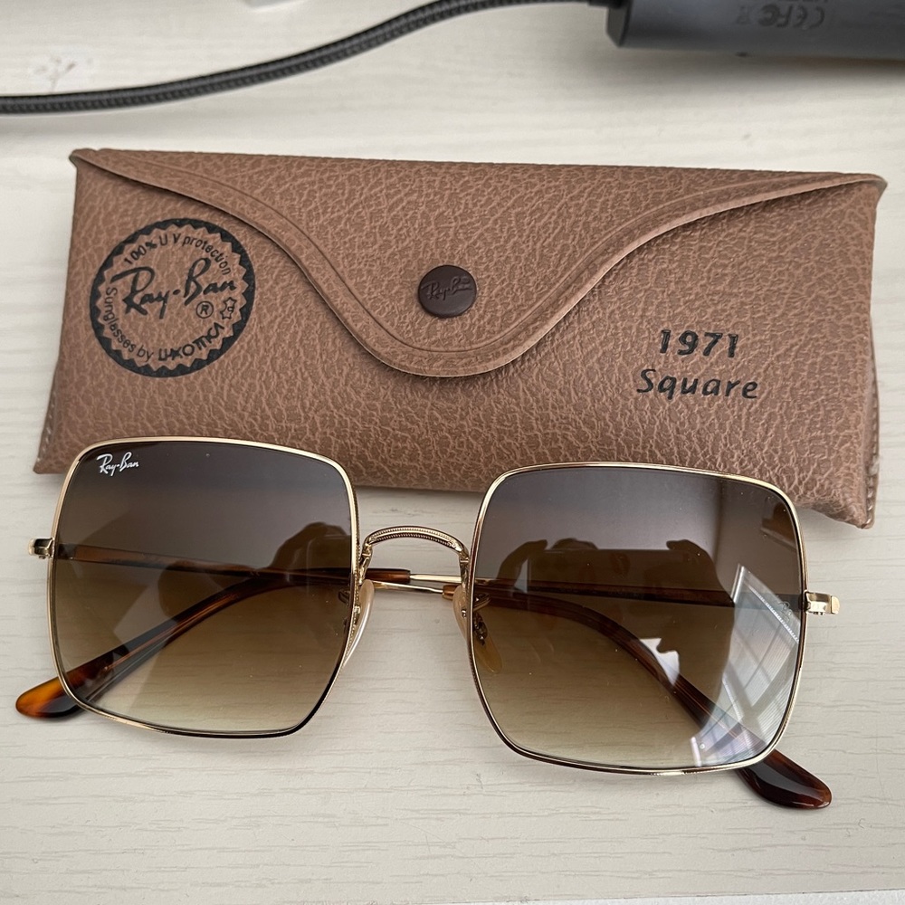 Ray-Ban SQUARE 1971 Classic Sunglasses